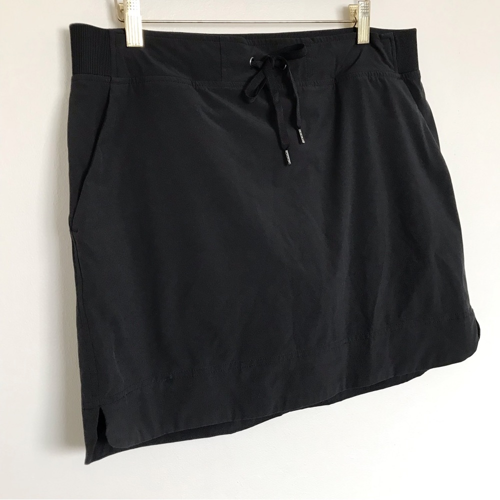 Athleta Black Midtown Skort Size 14 Activewear Casual Travel Tennis Outdoor - Picture 3 of 16